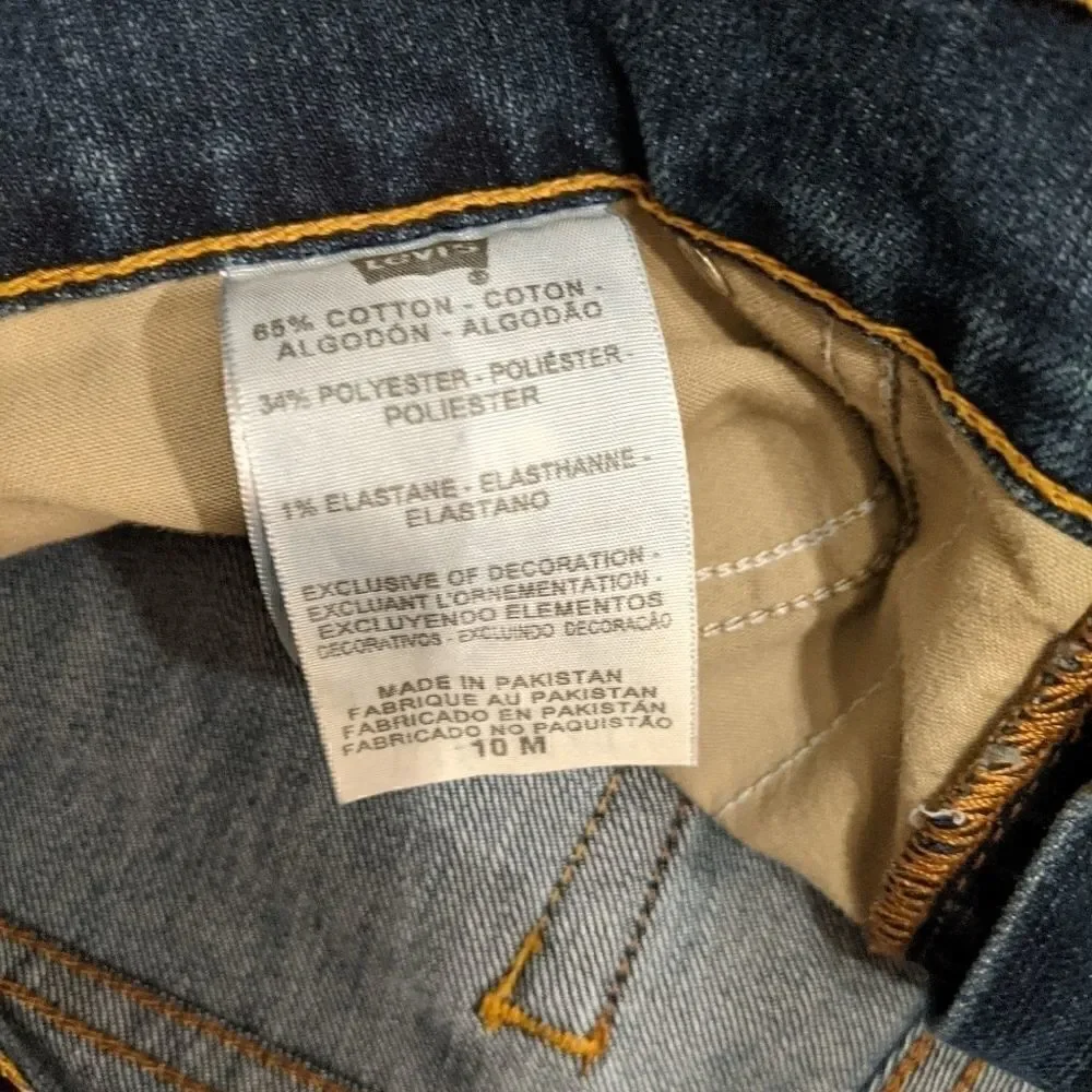 Levis questions leave